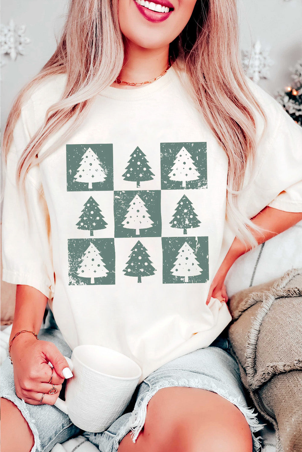 White Christmas Tree Checkered Distressed Heat Transfer Printing Graphic Tee